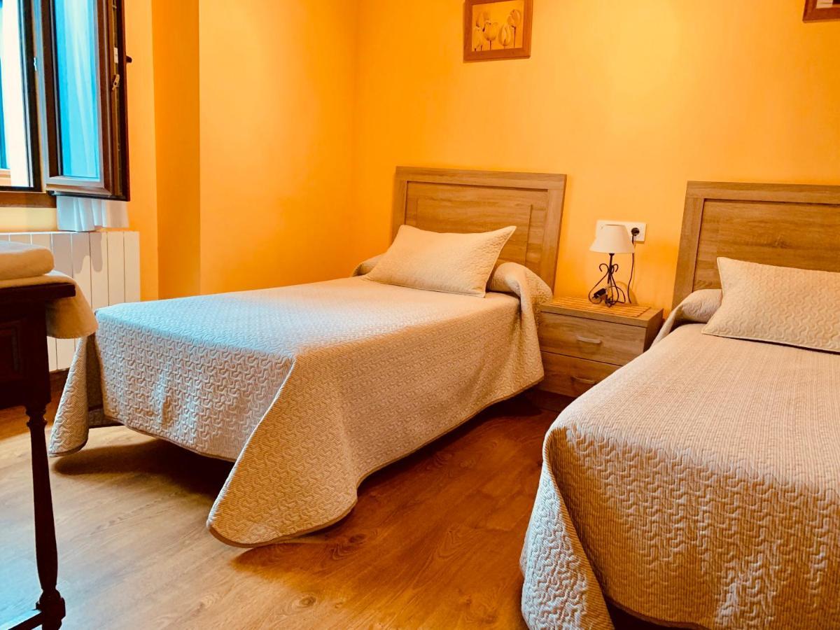 فندق Hostal La Serna بوت المظهر الخارجي الصورة