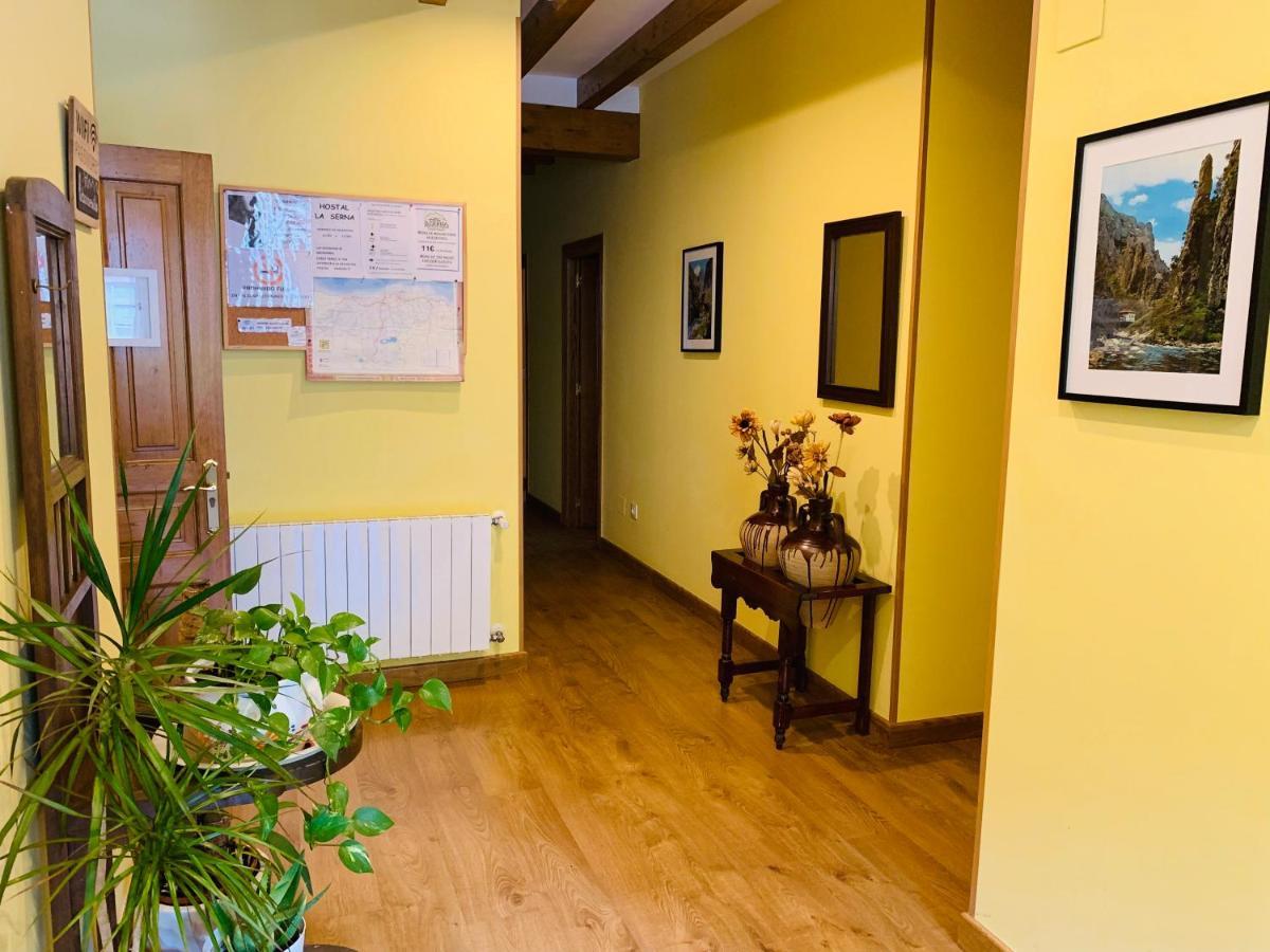 فندق Hostal La Serna بوت المظهر الخارجي الصورة